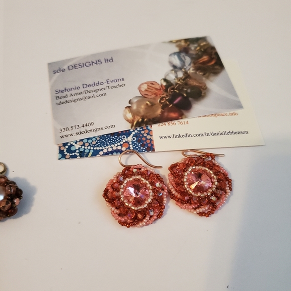 SDE Designs 2 sets of beaded earrings - Picture 2 of 5